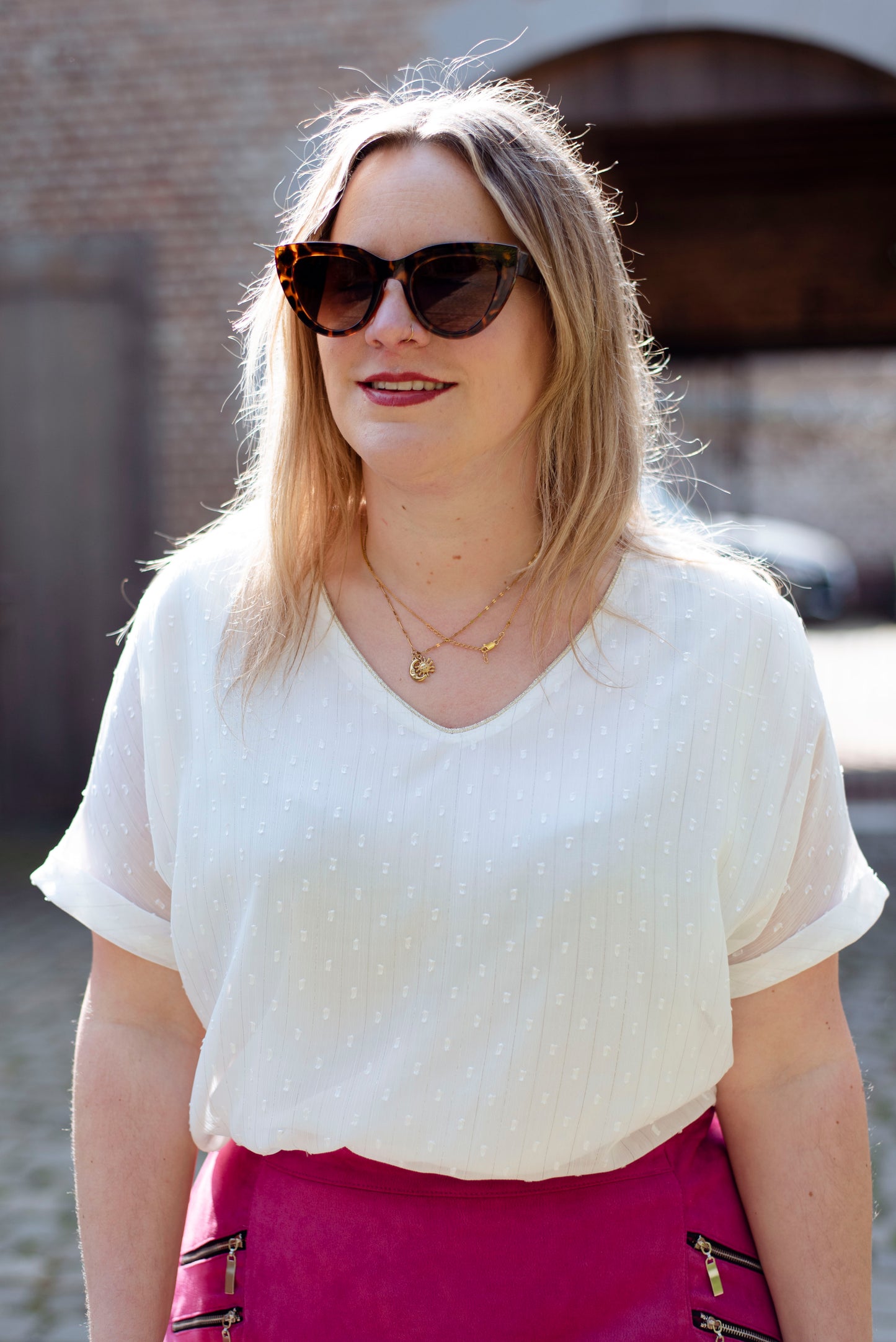 T-shirt - gouden V-hals